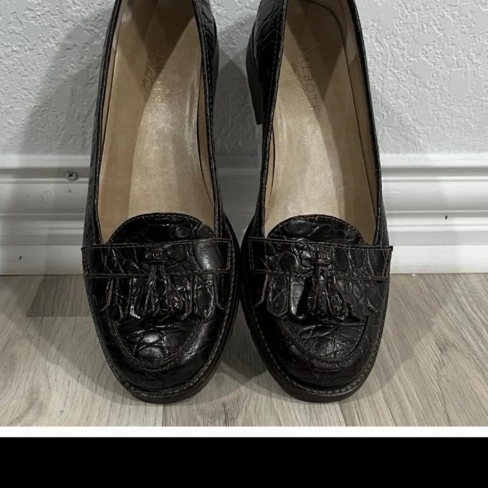 Talbots Women's Shoes Dark Brown Leather Loafers Tassels Size 8
